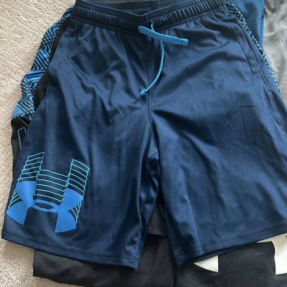 Under Armour 6piece Bundle - Picture 3 of 7